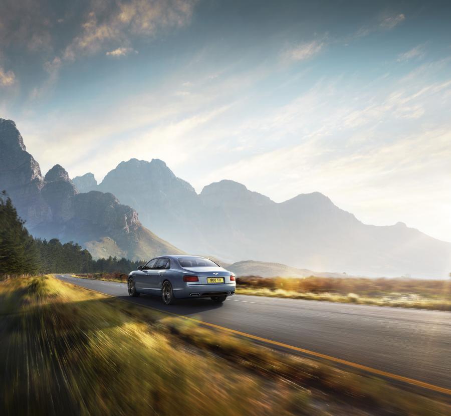  Bentley Flying Spur W12 S 2016 года  (фото 5 из 7)